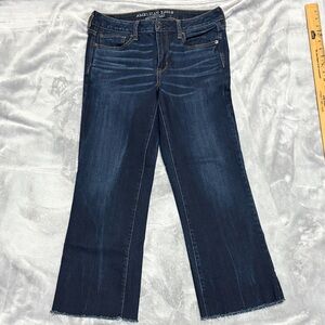 American Eagle Outfitters Dark Blue HI-RISE KICK CROP Jeans WOMENS.
